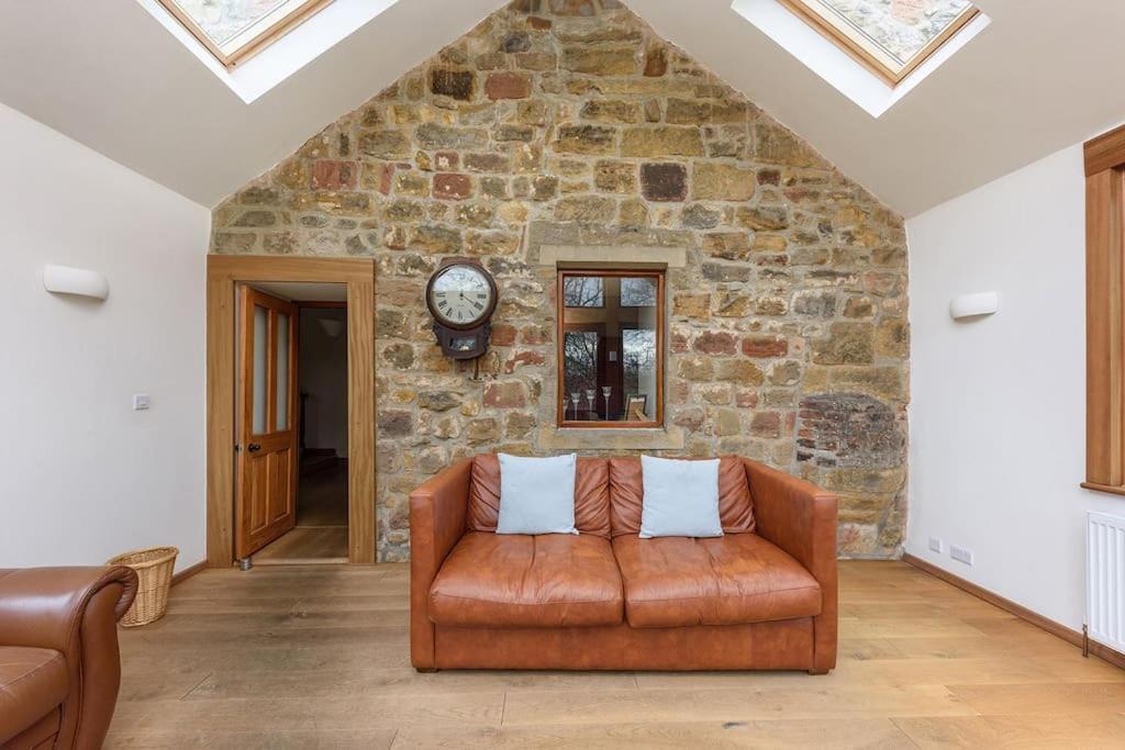 10 Bed Stunning House In Village, With Hot Tub Ovingham 외부 사진